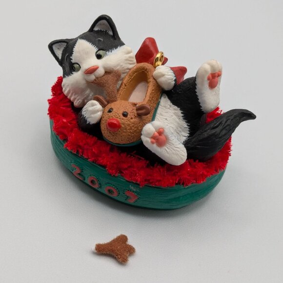 Hallmark Keepsake Mischievous Kittens 2007 Christmas Ornament, 9th in the Series - Picture 11 of 12